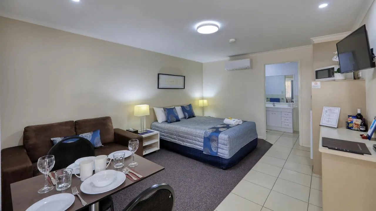 **** Motel Chinchilla White Gums Motor Inn Australia