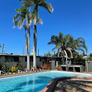 Hotel Nightcap At Queens, Bowen